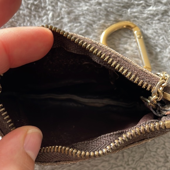 Louis Vuitton Coin Pouch - Picture 4 of 4